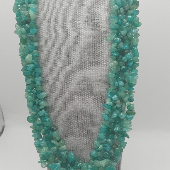 Green/Teal Faux Stone Necklace - Picture 5 of 9